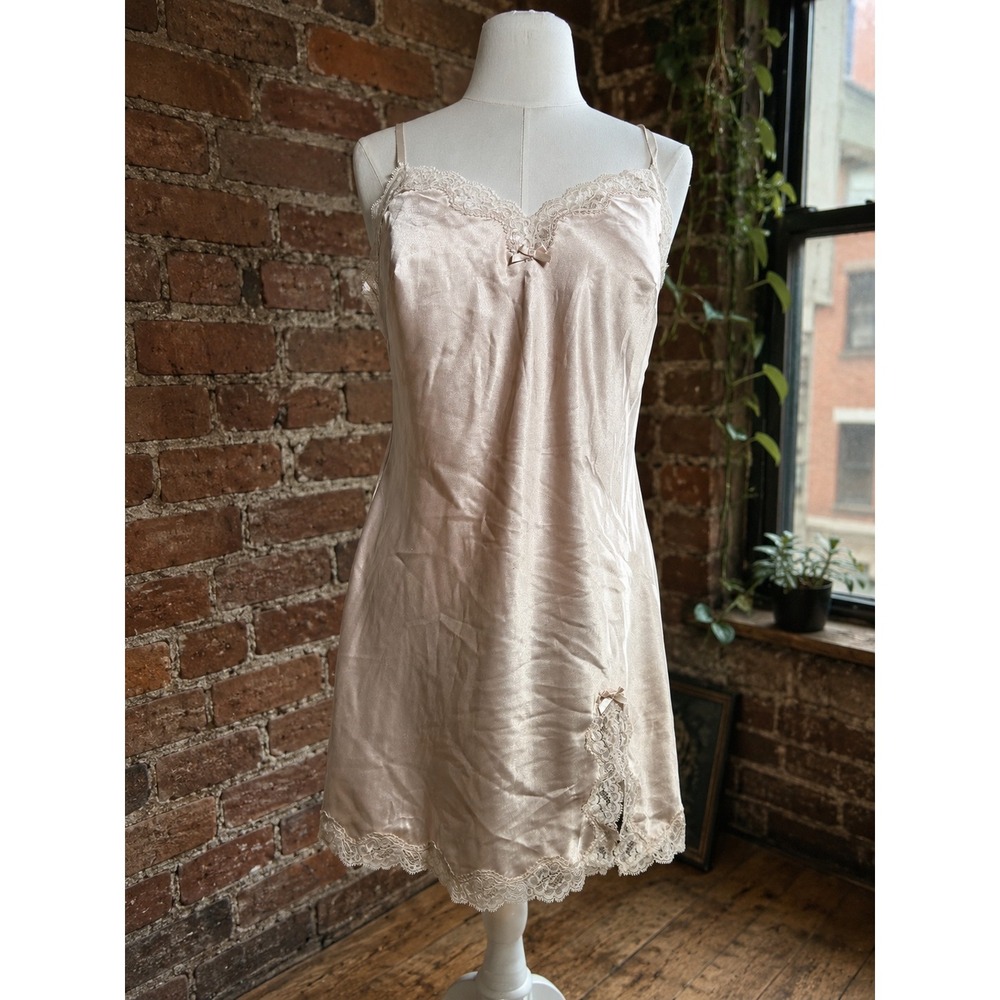 Victorias Secret Satin Lace Trim Slip Dress Pink Mini Chemise M Coquette Bridal - Picture 1 of 8